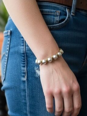 Elegant Two-Tone Beaded Bracelet - Silver and Gold
